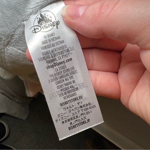 Disney Store Dumbo Plush Elephant 14" Velvety Soft Huggable Stuffed Elephant - Picture 4 of 5